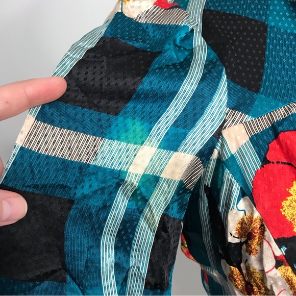 Diane Von Furstenberg 100% Silk Irlan Wrap Blouse - Picture 4 of 10